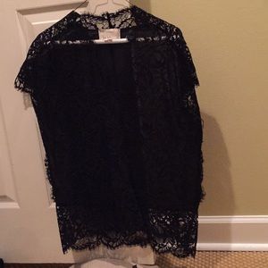 Cap sleeve black lace front with v neck